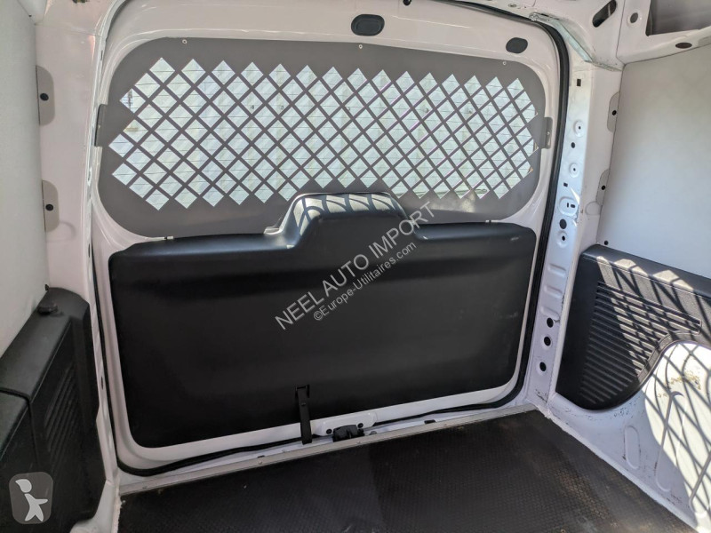Véhicule utilitaire Citroën BERLINGO II 1.6...