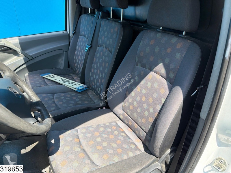 عربة نفعية Mercedes Manual ?