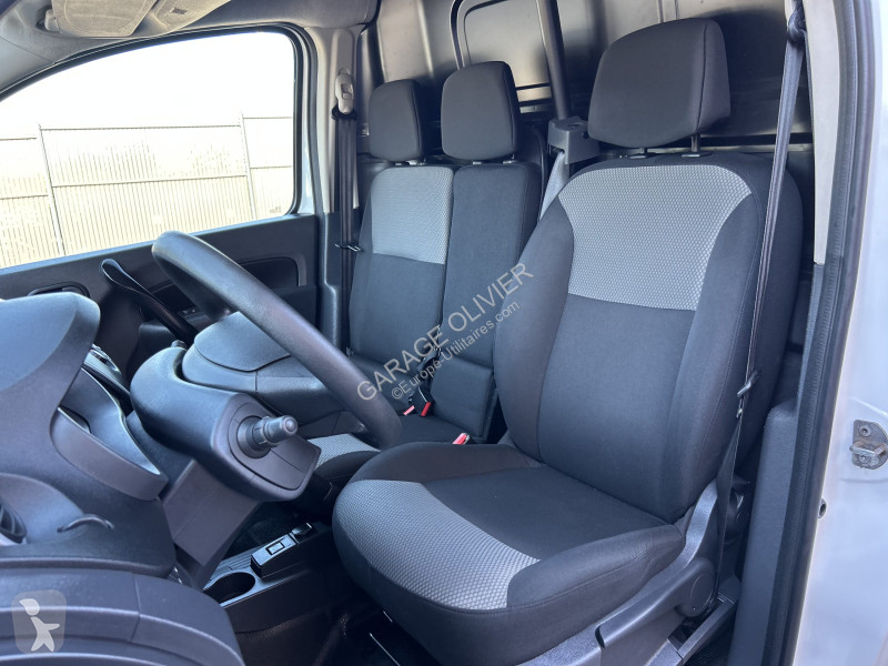 Véhicule utilitaire Renault 1.5 Blue dci 95...
