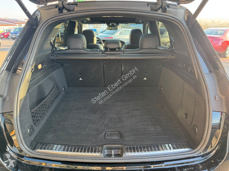 عربة نفعية Mercedes 300 d AMG...