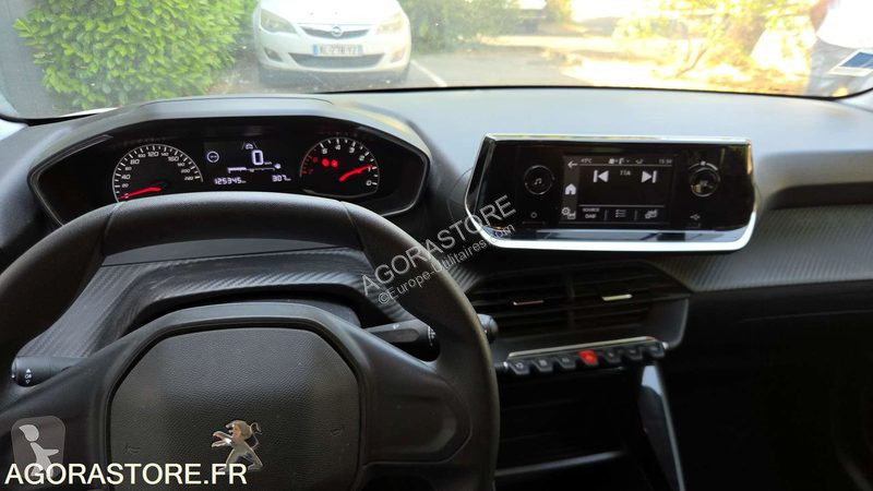 Коммерческий автомобиль Peugeot 208