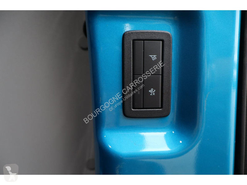 Véhicule utilitaire Ford TRANSIT CUSTOM 2.0...