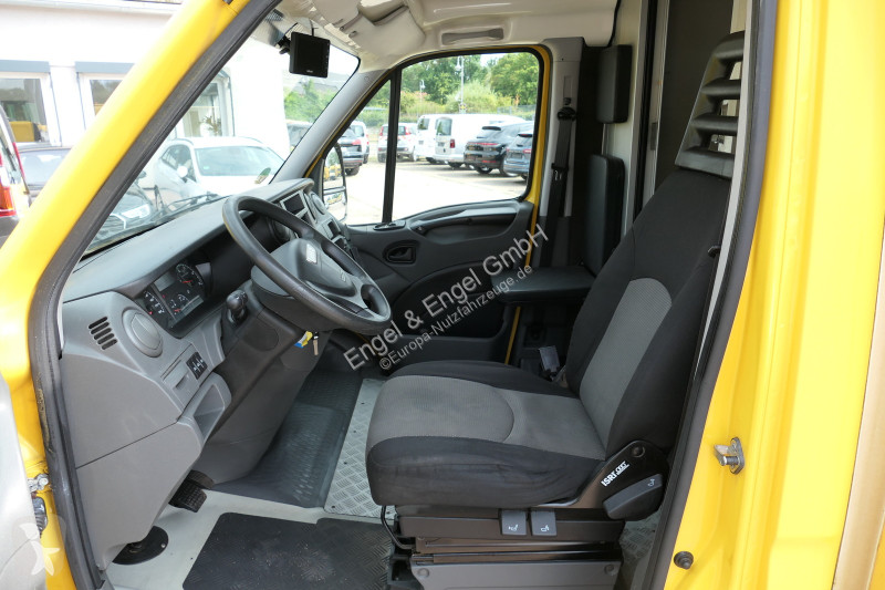 Véhicule utilitaire Iveco Daily 35 S11 C30C...
