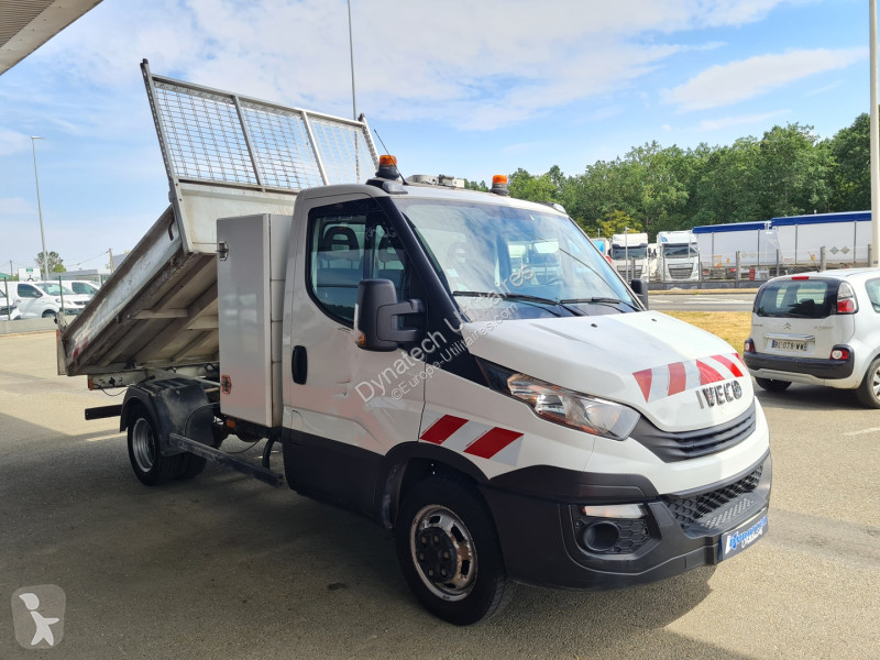 Véhicule utilitaire Iveco DAILY CCB 35C14...