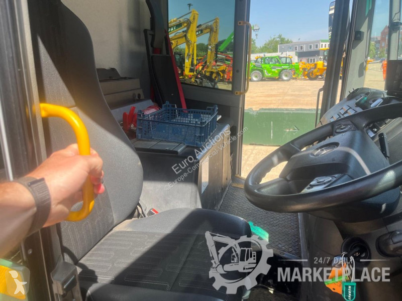 Bedrijfswagen Mercedes ECONIC 3235