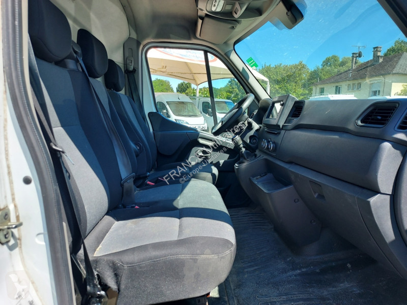 Véhicule utilitaire Renault MASTER III FG F3300...