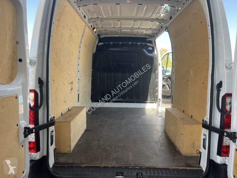 Véhicule utilitaire Renault MASTER III FG F3300...