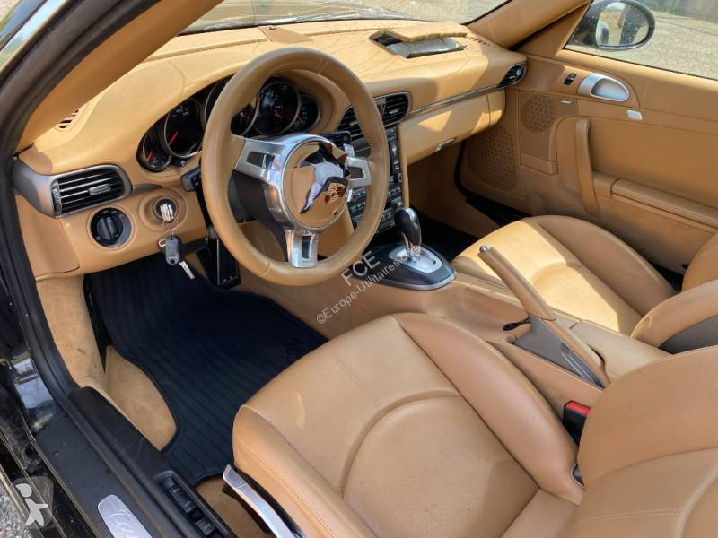 Véhicule utilitaire Porsche