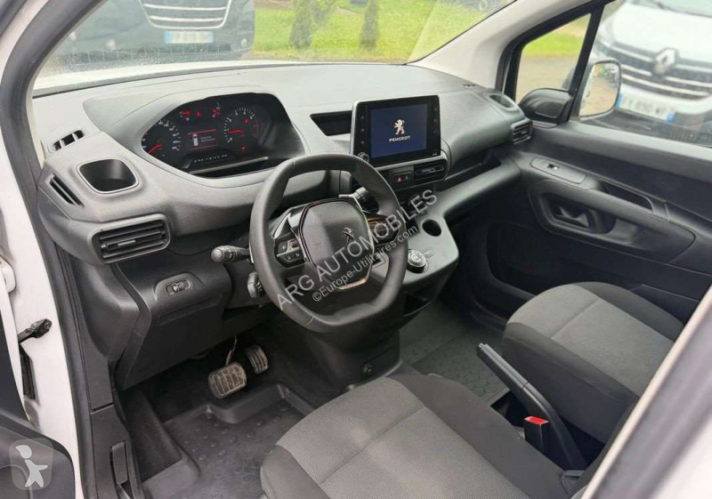Véhicule utilitaire Peugeot