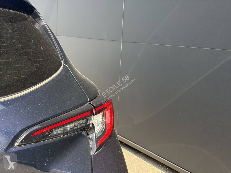 عربة نفعية Toyota Corolla Hybride 140ch