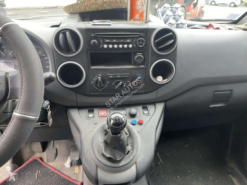 عربة نفعية Peugeot