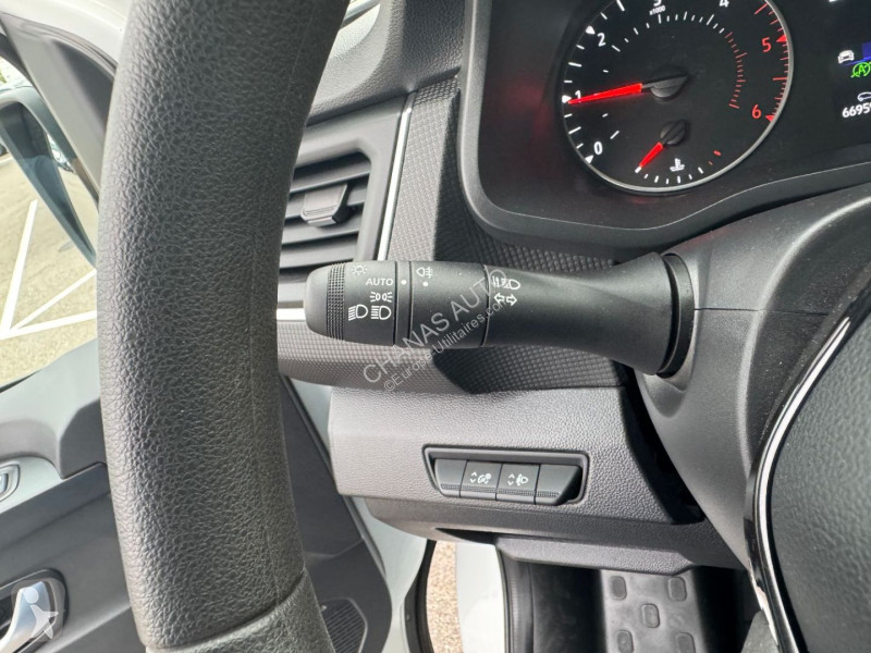Véhicule utilitaire Renault L2H1 2.0 BLUE DCI...