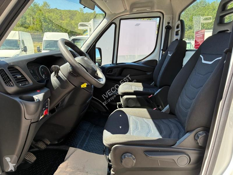 Véhicule utilitaire Iveco CCb 35S14 - NACELLE...