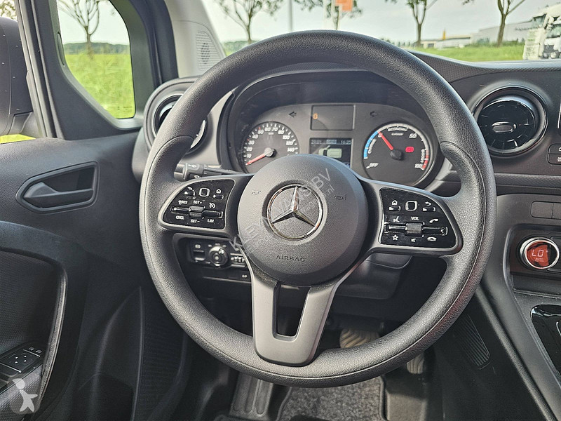 عربة نفعية Mercedes 51kWh L1 290Km WLTP e