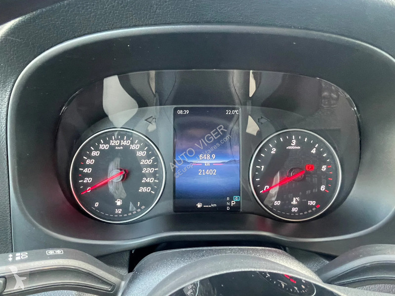 Samochód dostawczy Mercedes...