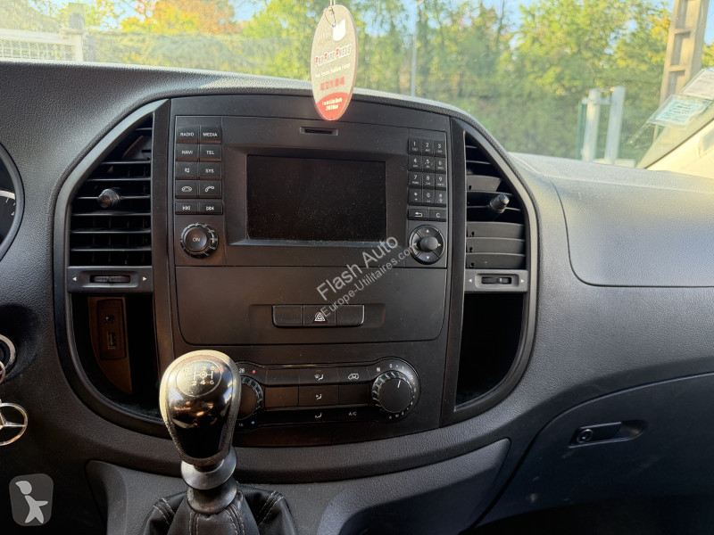 Véhicule utilitaire Mercedes VITO  111 CDI...