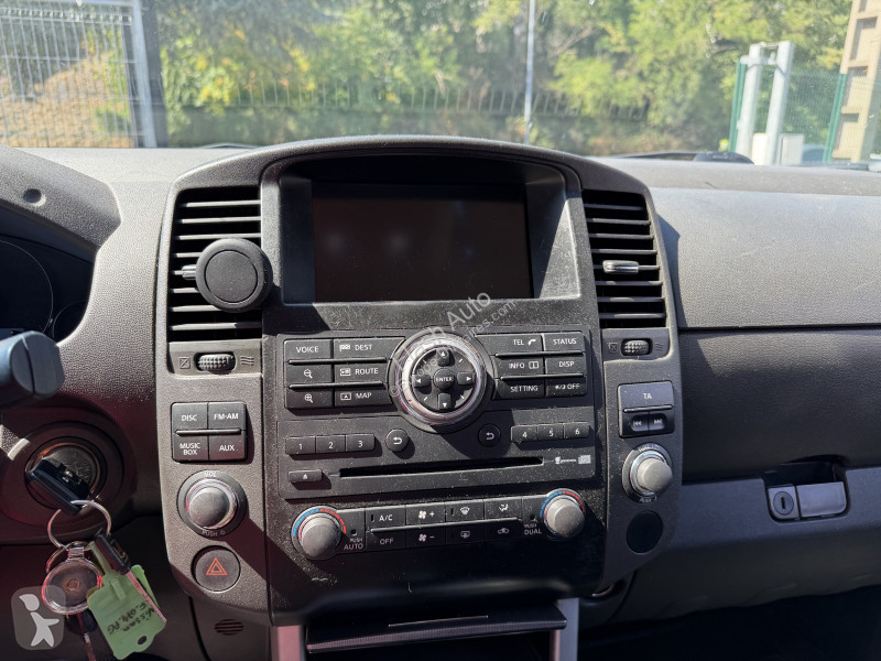 Véhicule utilitaire Nissan NAVARA 3.0 V6 DCI...