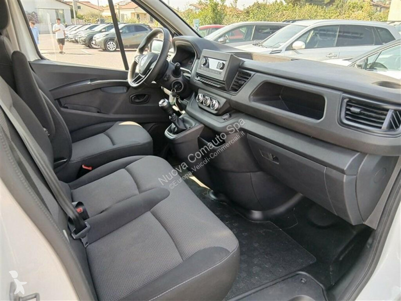 عربة نفعية Renault IV