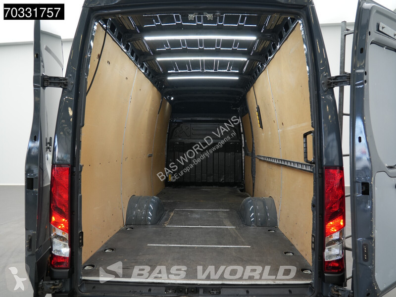 Лекотоварен автомобил Iveco 35C18 3.0L Automaat...