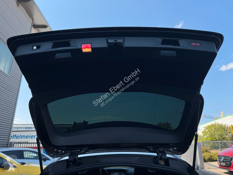 عربة نفعية Mercedes E 400d 4M...