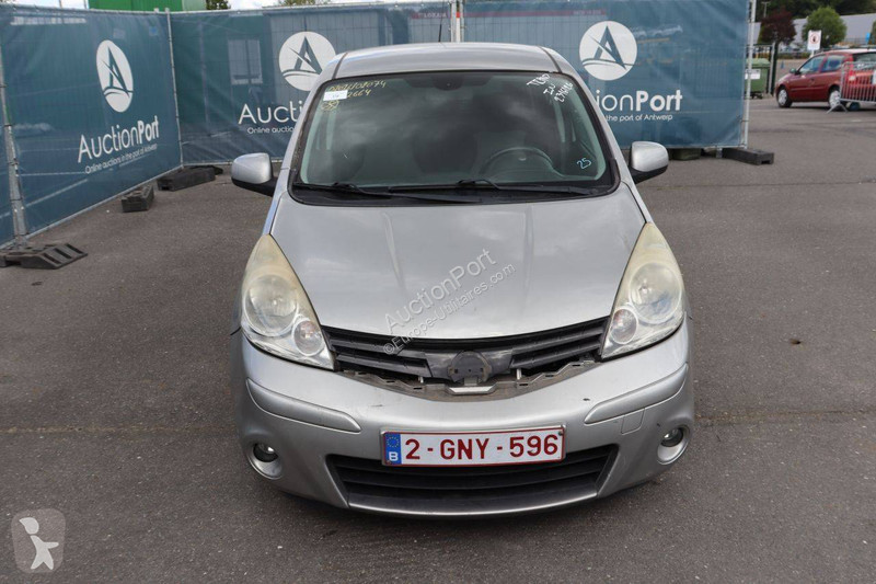 Nyttofordon Nissan