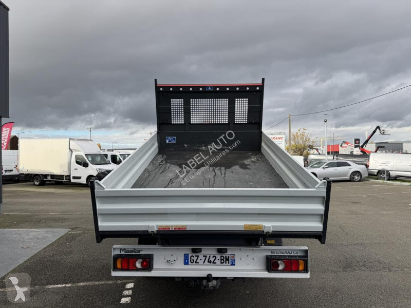 Véhicule utilitaire Renault 2.3