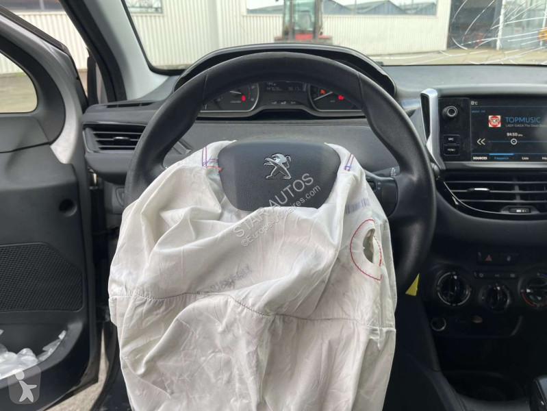 عربة نفعية Peugeot