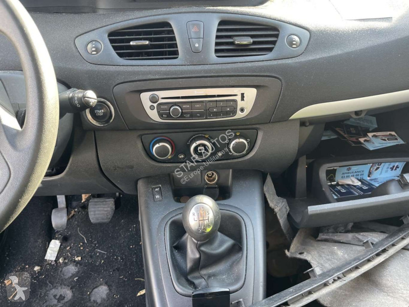 عربة نفعية Renault