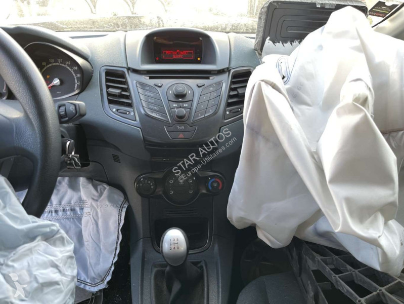 Véhicule utilitaire Ford