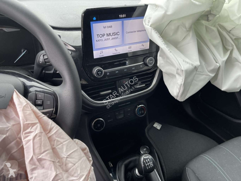 Véhicule utilitaire Ford