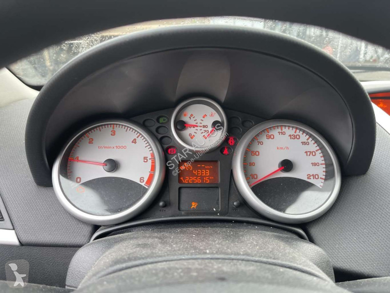 عربة نفعية Peugeot