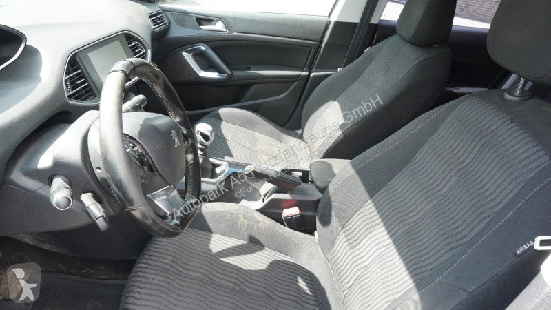 عربة نفعية Peugeot Active