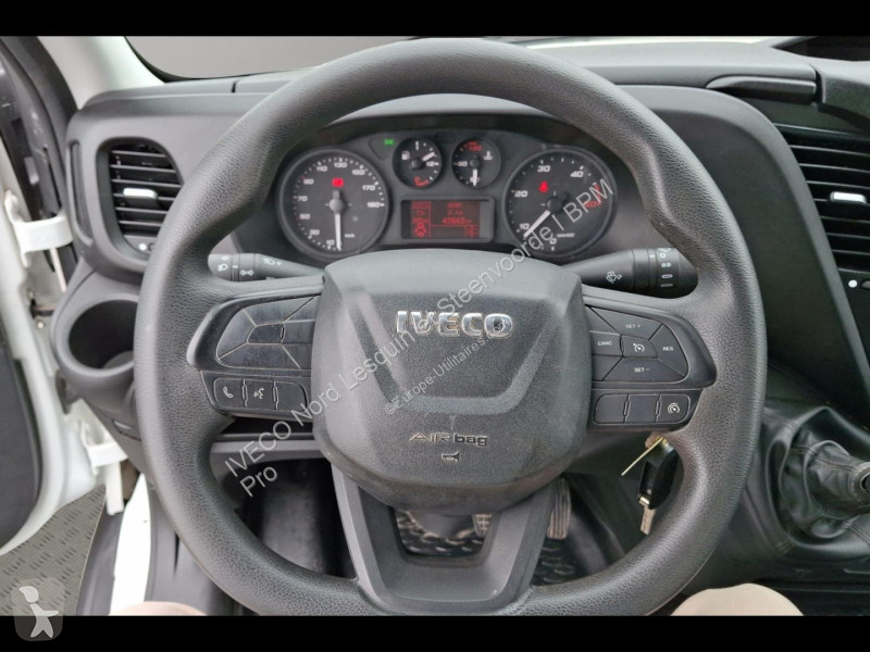 Véhicule utilitaire Iveco CCb 35C16H...