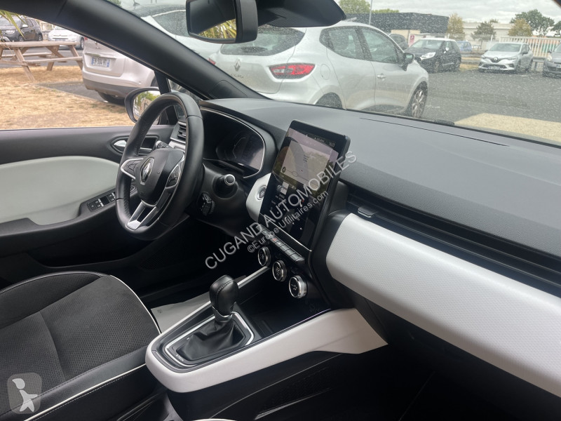 Véhicule utilitaire Renault CLIO V 1.6 E-TECH...