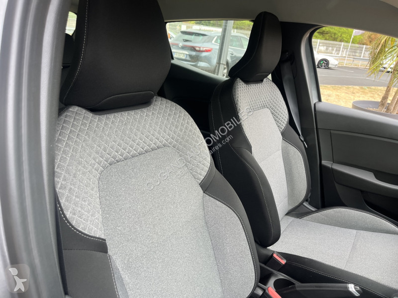 Véhicule utilitaire Renault CLIO V 1.6 E-TECH...