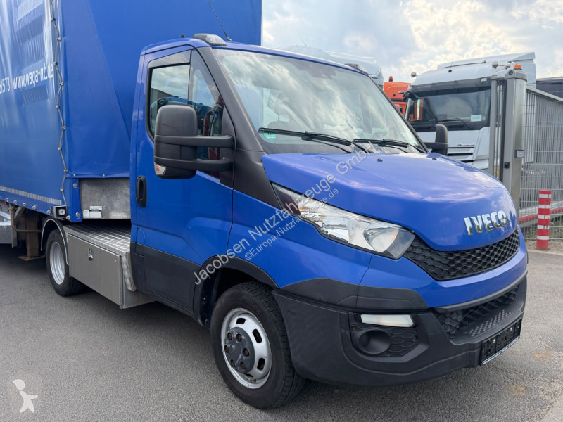 عربة نفعية Iveco 40c17 + Veldhuizen P33-2...