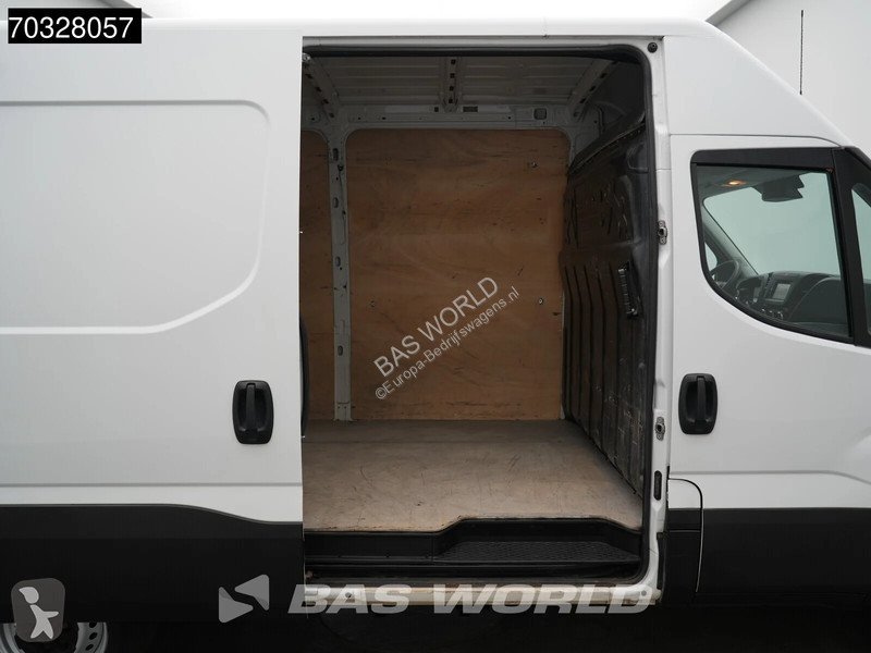 Лекотоварен автомобил Iveco 35S18 3.0L Automaat...