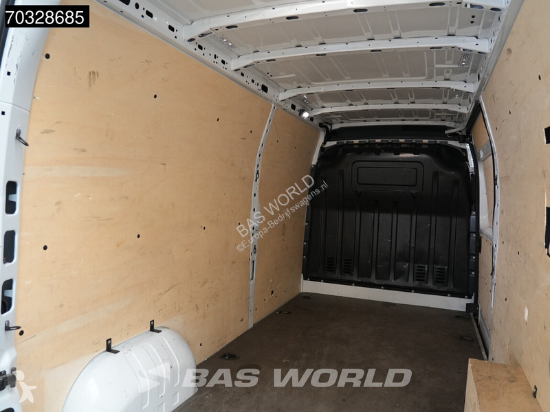 Лекотоварен автомобил Renault L3H2 LED Airco...
