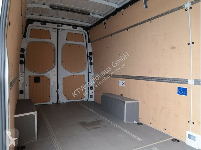 Véhicule utilitaire Mercedes Sprinter 317...