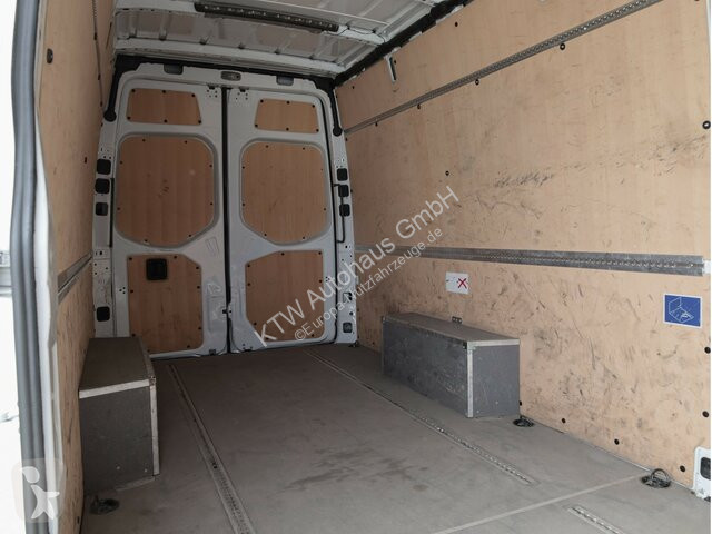 Лекотоварен автомобил Mercedes Sprinter 317...