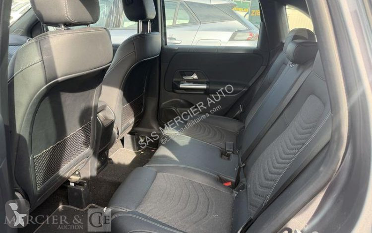 عربة نفعية Mercedes