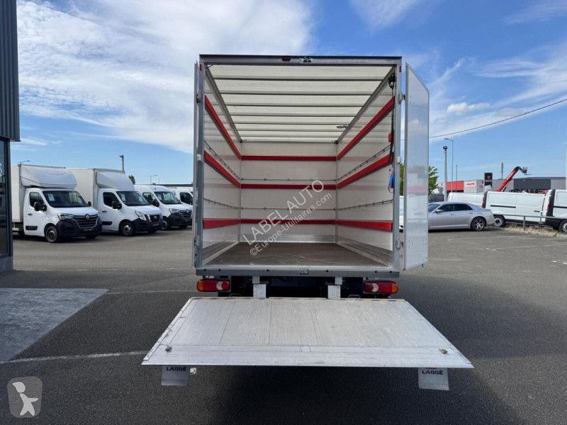Véhicule utilitaire Renault 2.3