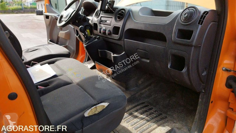 عربة نفعية Renault MASTER