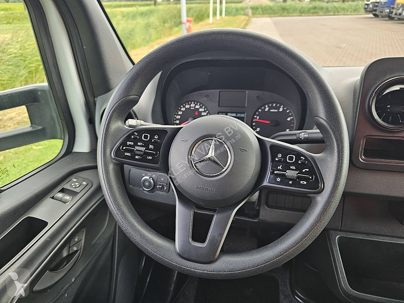 عربة نفعية Mercedes 515 Bakwagen Laadklep!
