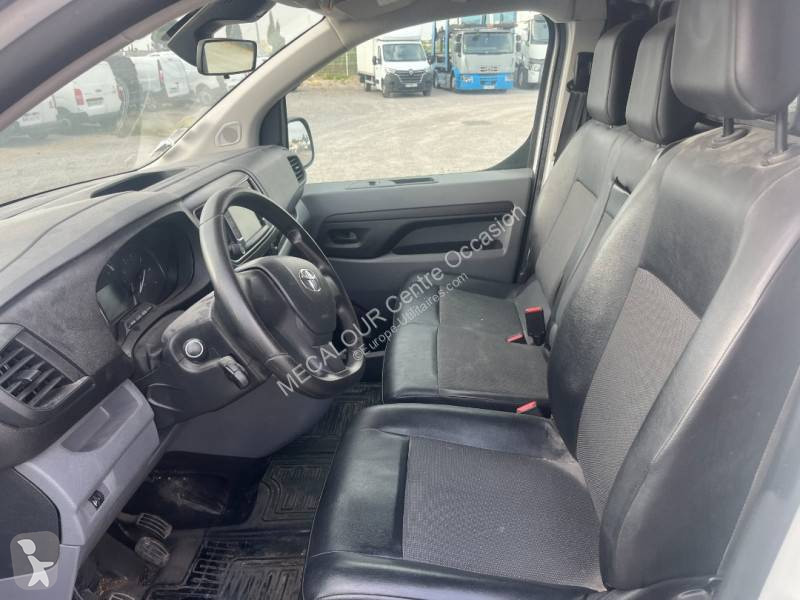 Samochód dostawczy Toyota
