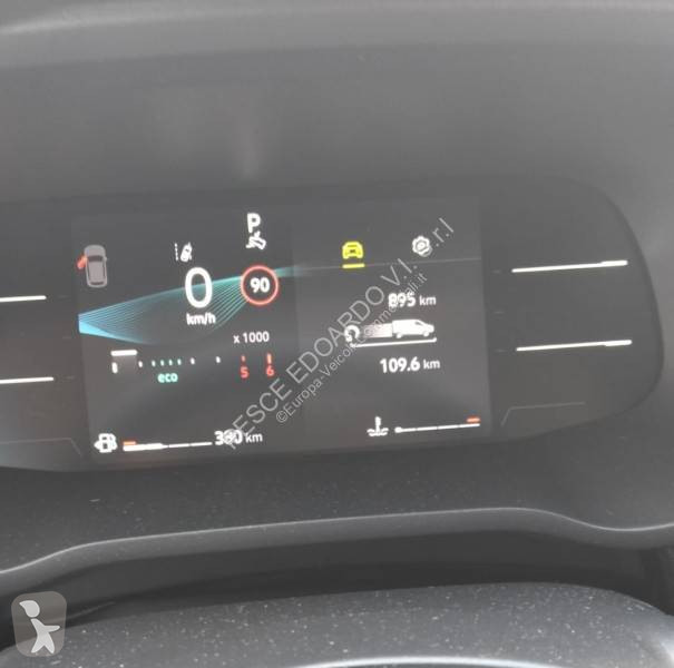 عربة نفعية Renault