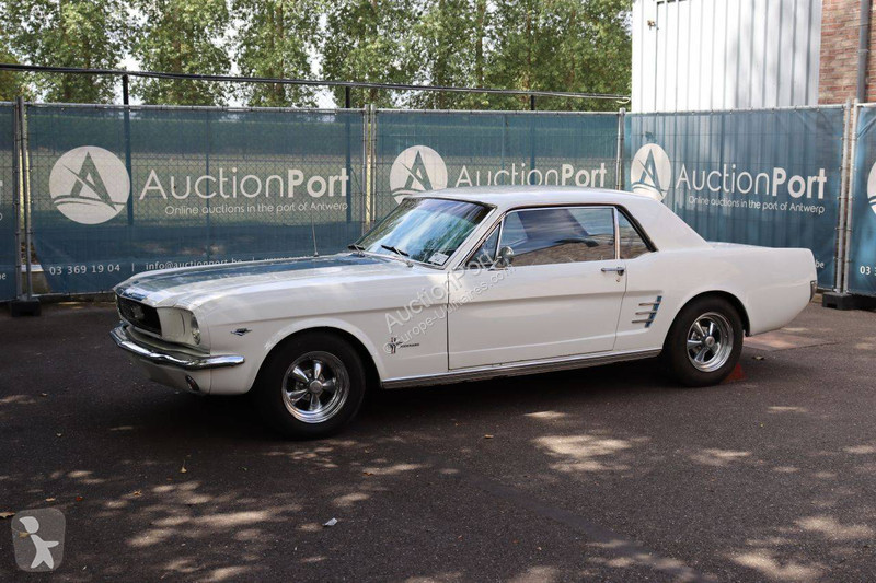 Furgoneta Ford V8