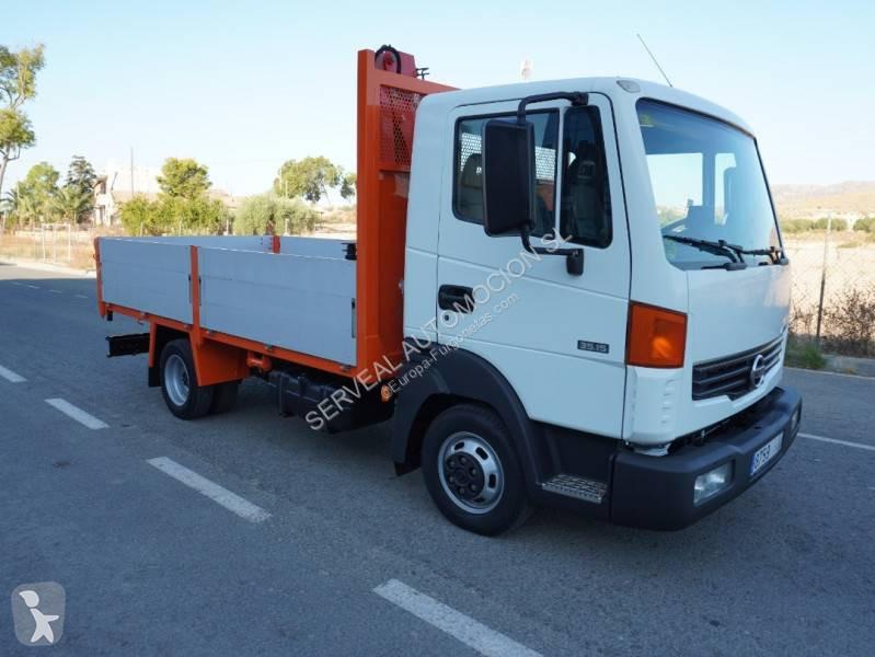 Furgoneta Nissan