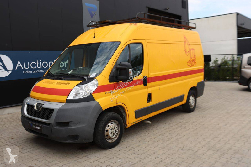 Véhicule utilitaire Peugeot