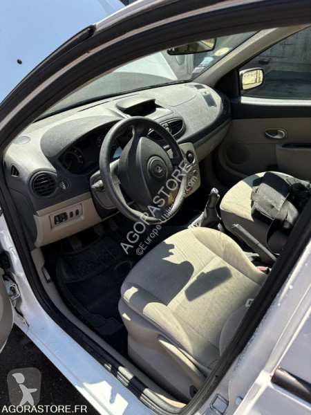 عربة نفعية Renault CLIO